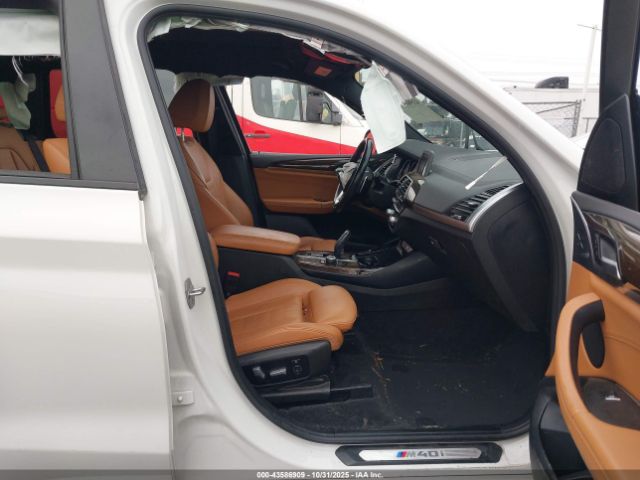2018 BMW X3 5UXTS3C51J0Y99743 Photo 4