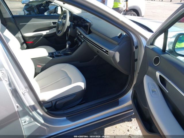 2025 HYUNDAI SONATA KMHL24JA8SA449540 Photo 4