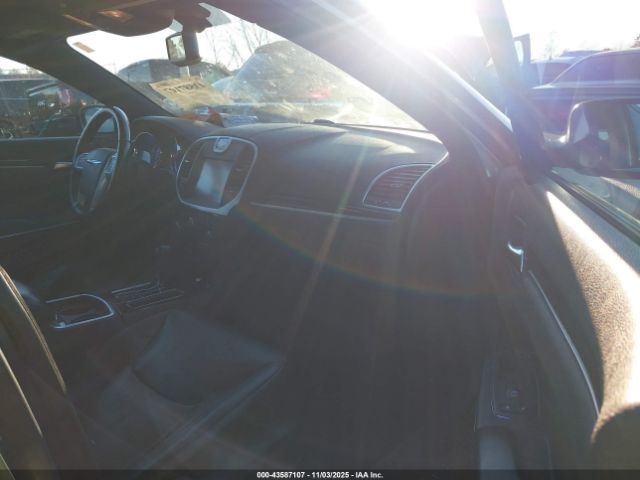 2011 CHRYSLER 300 2C3CA5CG0BH564749 Photo 4