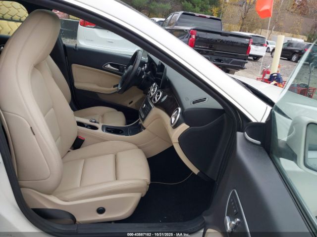 2017 MERCEDES-BENZ CLA 250 WDDSJ4GB7HN419634 Photo 4