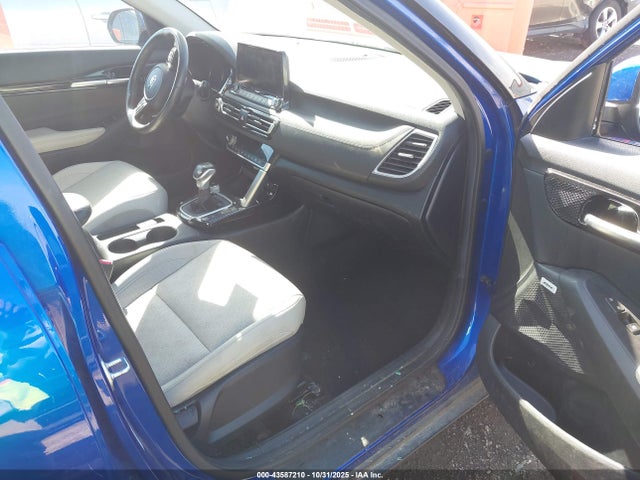 2021 KIA SELTOS KNDETCA27M7157262 Photo 4