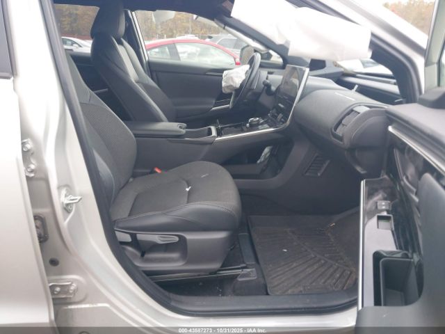 2024 TOYOTA BZ4X JTMABACA0RA066774 Photo 4