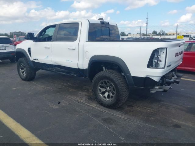 2022 RAM 1500 1C6SRFU94NN335211 Photo 2