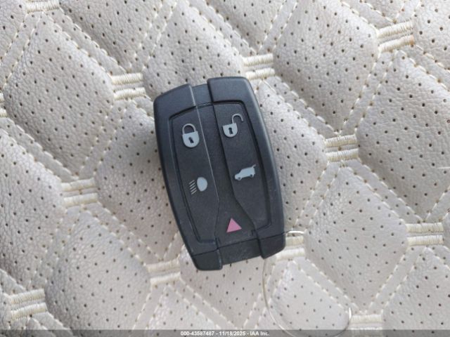 2010 LAND ROVER LR2 SALFT2BN3AH158060 Photo 10