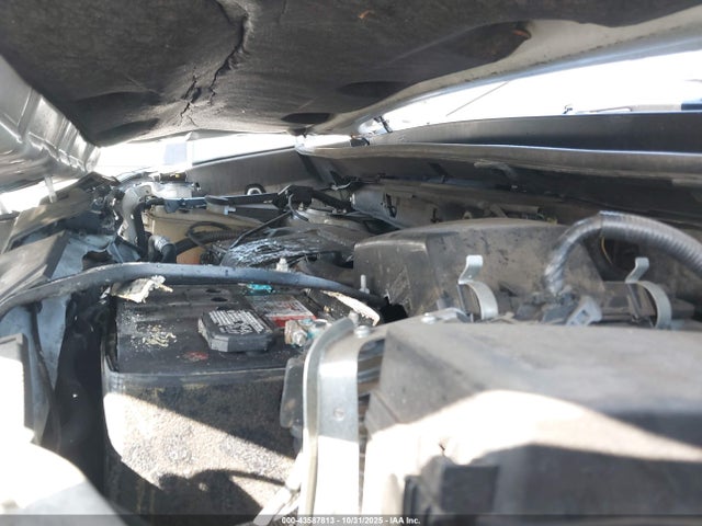 Toyota RAV4 LE 2017 JTMZFREV6HJ703560 Image 32