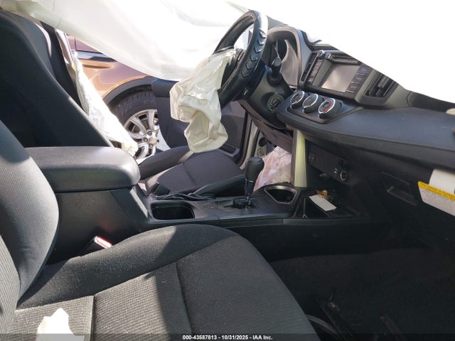 Toyota RAV4 LE 2017 JTMZFREV6HJ703560 Image 27