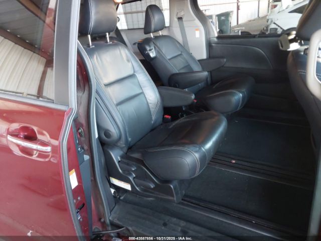 2017 TOYOTA SIENNA 5TDXZ3DC2HS828053 Photo 7