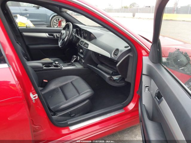 2013 MERCEDES-BENZ C 250 WDDGF4HB3DR254481 Photo 4