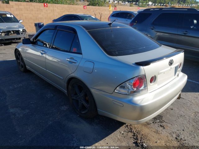 2001 LEXUS IS 300 JTHBD182910011720 Photo 2