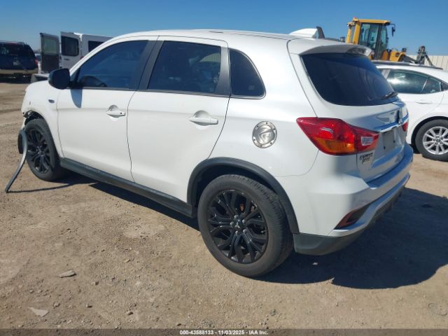 2018 MITSUBISHI OUTLANDER SPORT JA4AP3AU1JU012147 Photo 2