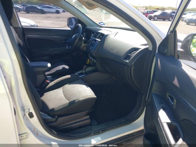 2018 MITSUBISHI OUTLANDER SPORT JA4AP3AU1JU012147 Photo 4