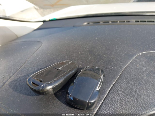 2014 TESLA MODEL S 5YJSA1H1XEFP41581 Photo 10