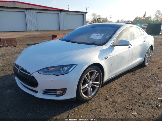 2014 TESLA MODEL S 5YJSA1H1XEFP41581 Photo 1