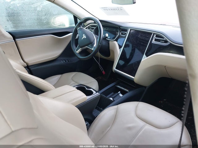 2014 TESLA MODEL S 5YJSA1H1XEFP41581 Photo 4