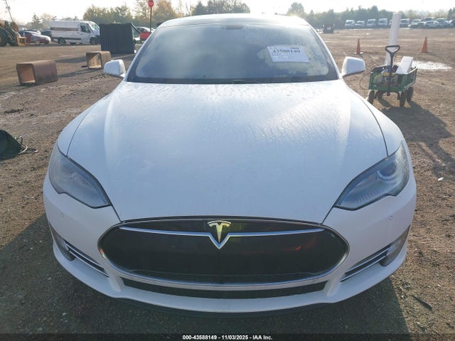 2014 TESLA MODEL S 5YJSA1H1XEFP41581 Photo 5