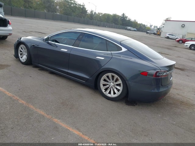 2016 TESLA MODEL S 5YJSA1E28GF171368 Photo 2