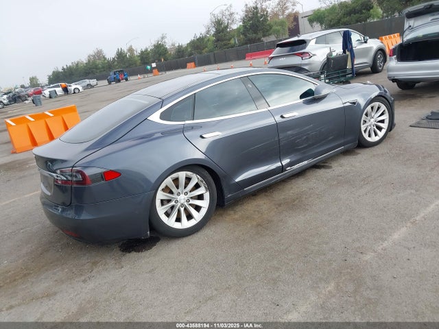 2016 TESLA MODEL S 5YJSA1E28GF171368 Photo 3