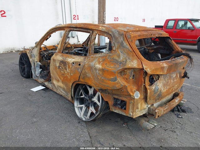 2021 BMW X3 M 5YMTS0C02M9F00482 Photo 2