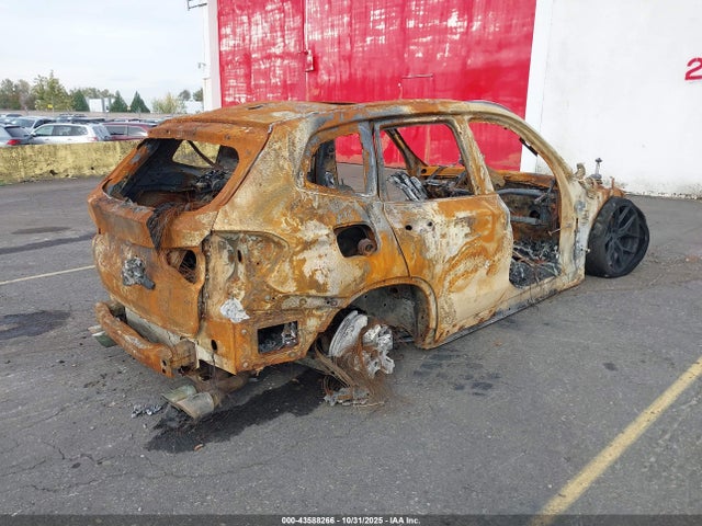 2021 BMW X3 M 5YMTS0C02M9F00482 Photo 3