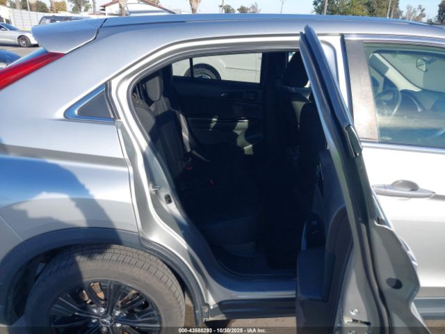 2019 MITSUBISHI ECLIPSE CROSS JA4AT4AA3KZ050636 Photo 7