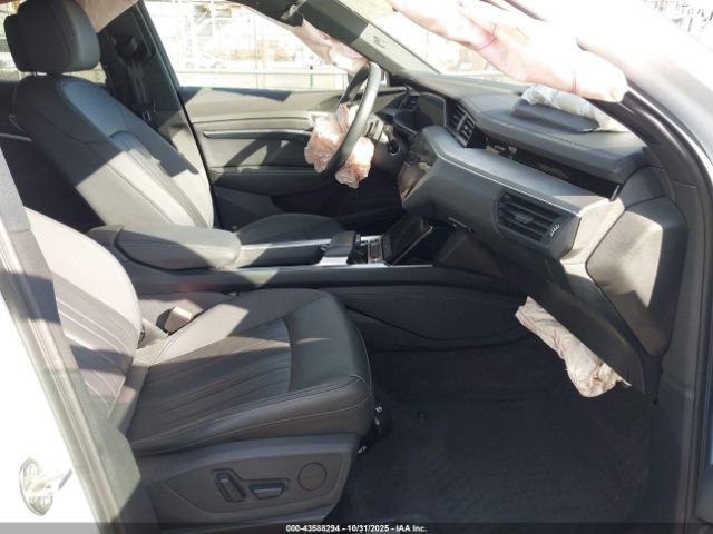 2024 AUDI Q8 E-TRON WA1BAAGE4RB036153 Photo 4