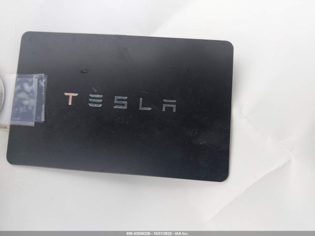 2026 TESLA MODEL Y 7SAYGDEE0TF415323 Photo 10
