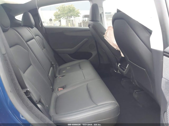 2026 TESLA MODEL Y 7SAYGDEE0TF415323 Photo 7