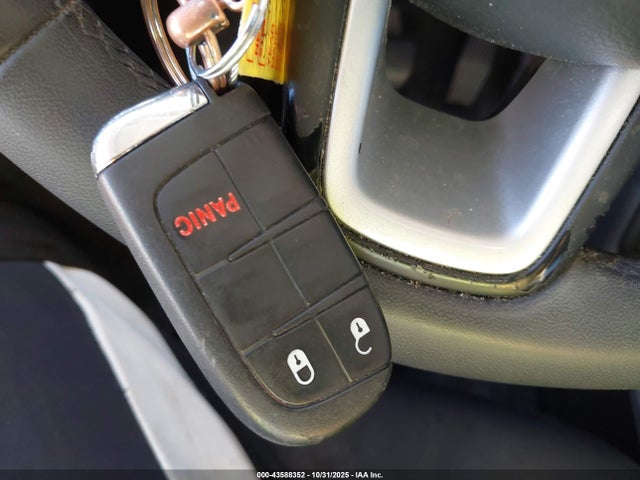 ZACNJABB6KPK86499 Jeep Renegade Latitude Fwd