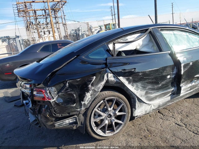 2023 TESLA MODEL 3 5YJ3E1EA5PF638293 Photo 5