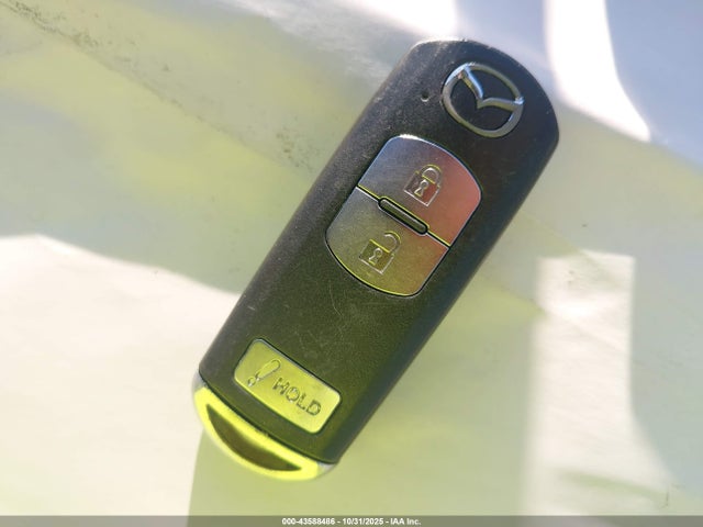 JM3KE2CY0G0902527 Mazda py