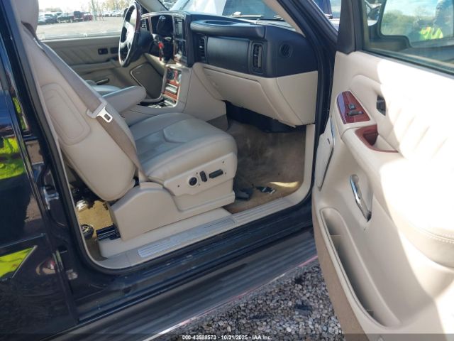 2005 CADILLAC ESCALADE ESV 3GYFK66N85G141762 Photo 4