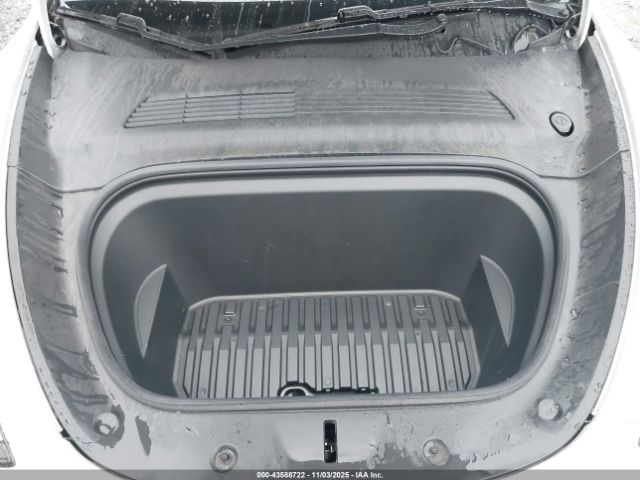 2020 TESLA MODEL Y 5YJYGDEEXLF055748 Photo 9