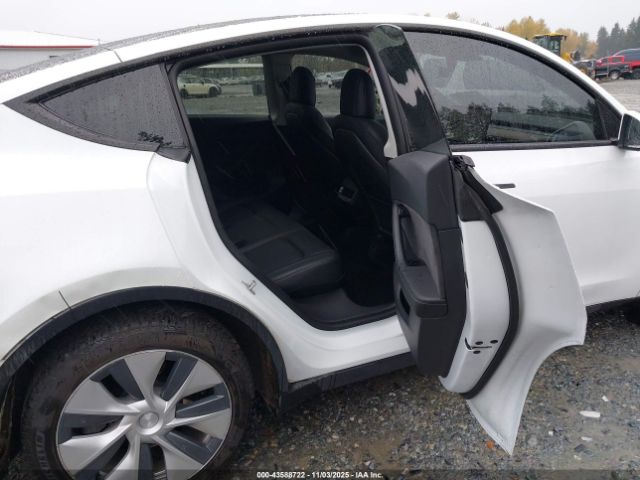 2020 TESLA MODEL Y 5YJYGDEEXLF055748 Photo 7