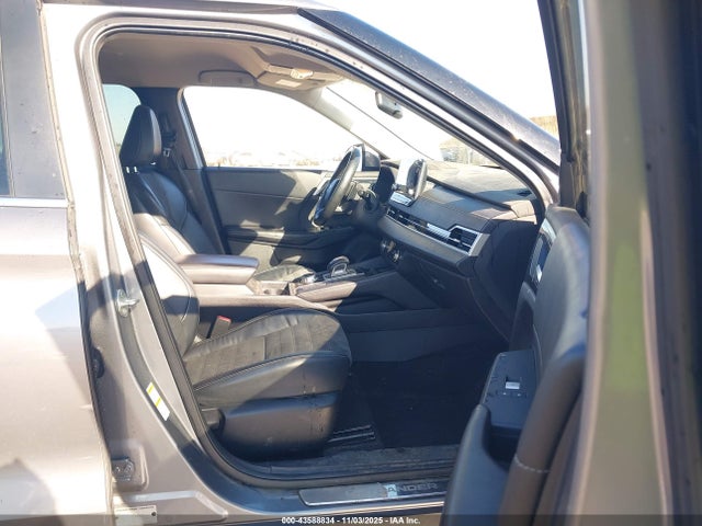 2022 MITSUBISHI OUTLANDER JA4J4UA87NZ067812 Photo 4