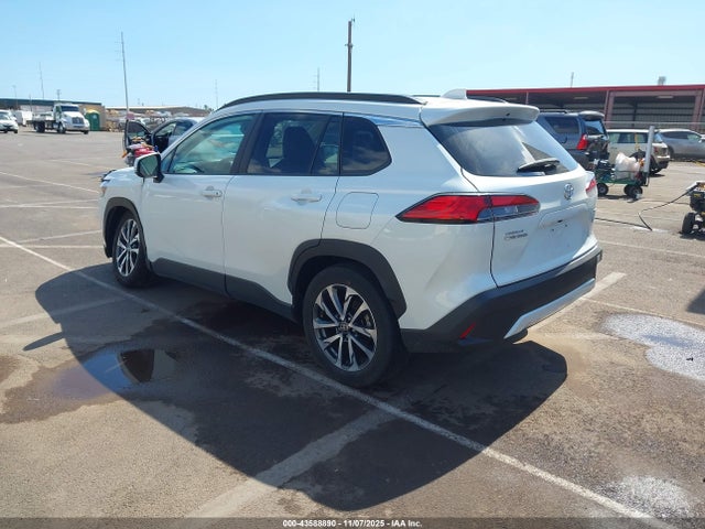 Toyota Corolla Cross Xle 2023 7MUDAAAG7PV037284 Image 3