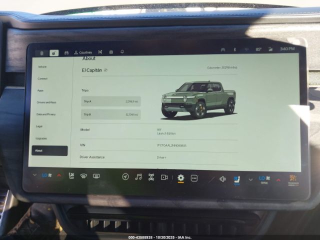 2022 RIVIAN R1T 7FCTGAAL2NN000805 Photo 6