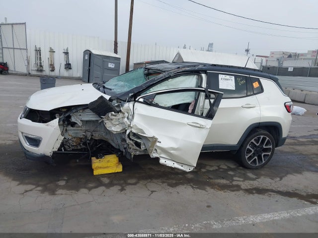 3C4NJCCB2JT205079 Jeep Compass Limited Fwd