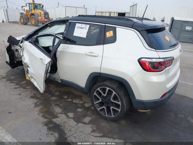 3C4NJCCB2JT205079 Jeep Compass Limited Fwd