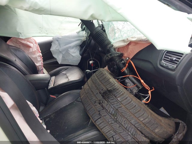 3C4NJCCB2JT205079 Jeep Compass Limited Fwd