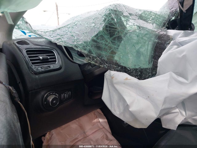 3C4NJCCB2JT205079 Jeep Compass Limited Fwd