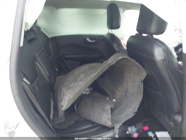 3C4NJCCB2JT205079 Jeep Compass Limited Fwd