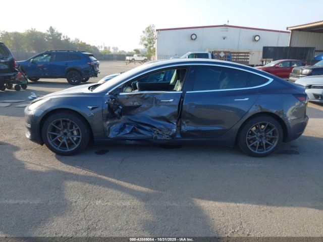 2019 TESLA MODEL 3 5YJ3E1EA5KF411095 Photo 5