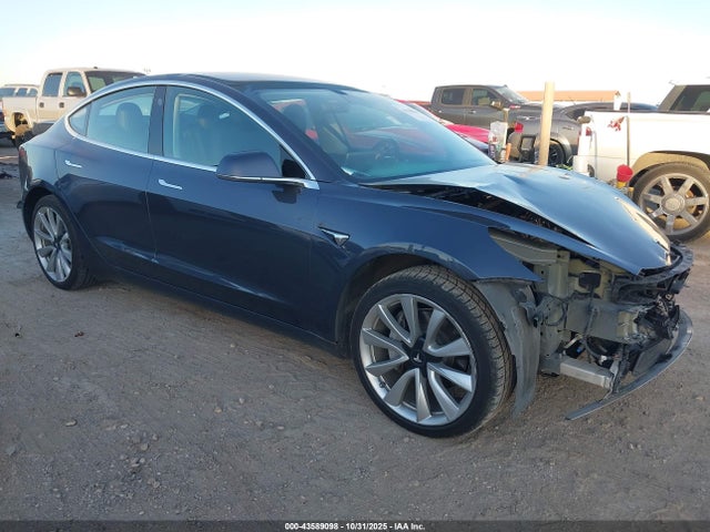 2018 TESLA MODEL 3 5YJ3E1EA1JF154869 Photo 0