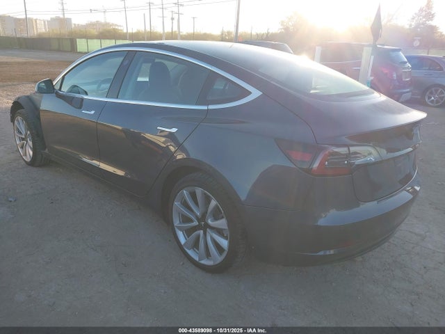 2018 TESLA MODEL 3 5YJ3E1EA1JF154869 Photo 2