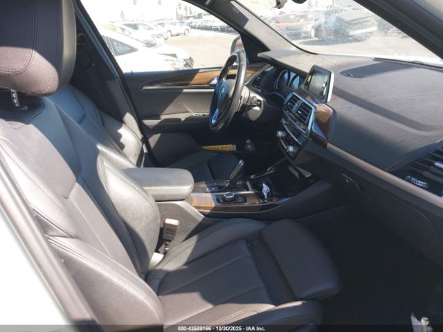 2018 BMW X3 5UXTR9C5XJLD65723 Photo 4