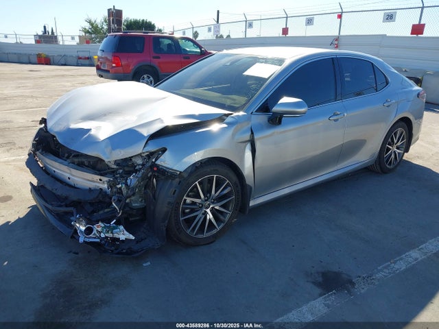 Toyota CAMRY XLE 2022 4T1F11AKXNU014920 Image 2