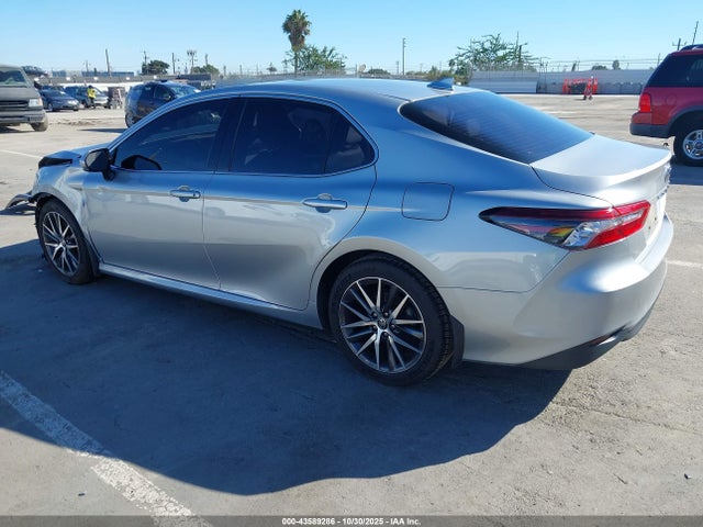 Toyota CAMRY XLE 2022 4T1F11AKXNU014920 Image 3