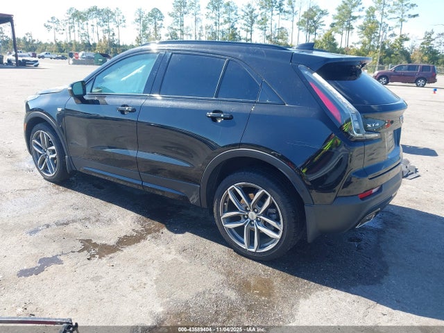 2022 CADILLAC XT4 1GYFZER45NF169304 Photo 2