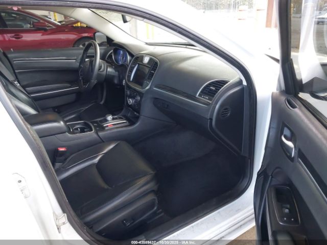 2017 CHRYSLER 300 2C3CCAAG6HH661811 Photo 4