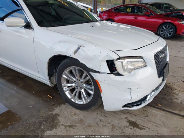 2017 CHRYSLER 300 2C3CCAAG6HH661811 Photo 5